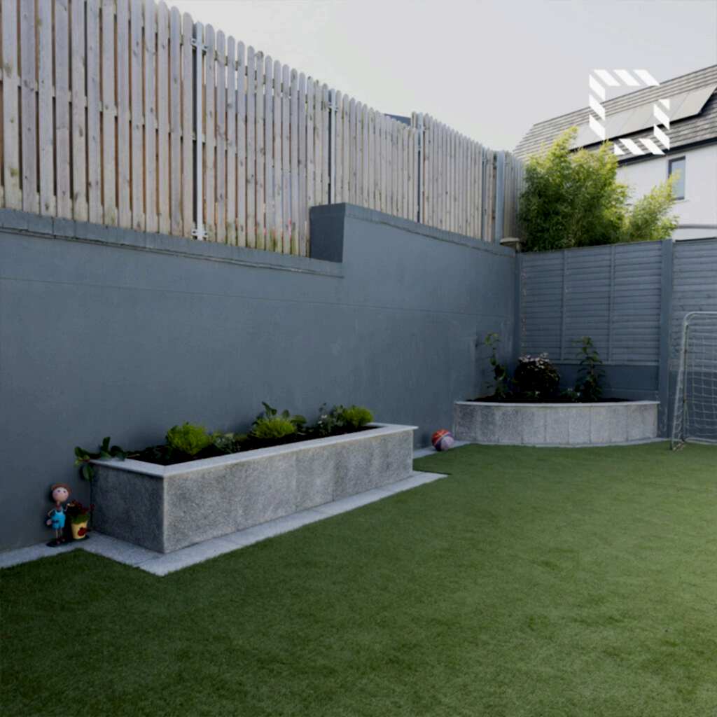 7 Artificial Grass Ideas for Small Backyards